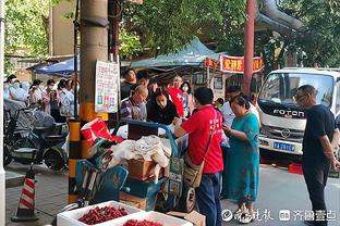 布伦森三连拒谈最后被判三分犯规：好判罚 下一个问题